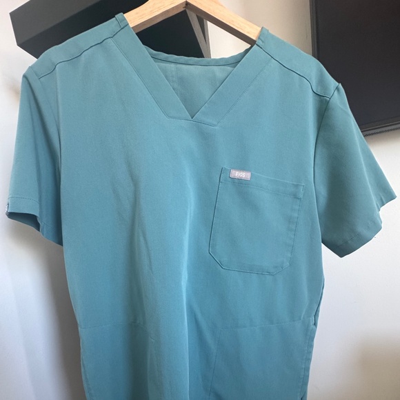 Men’s Figs Small / Medium Scrub Set - Hydro Green / Green / Blue Green - Picture 1 of 5